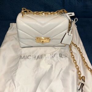 White Michael Kors Small Shoulder/Crossbody Gold Chain Link Purse Quilted